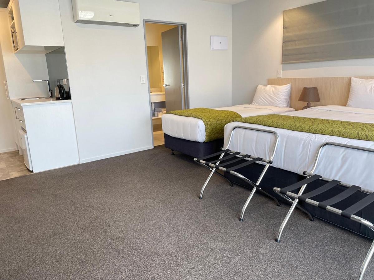 2 On Whiteleigh And 239 On Lincoln Motel Christchurch Zewnętrze zdjęcie A typical studio apartment