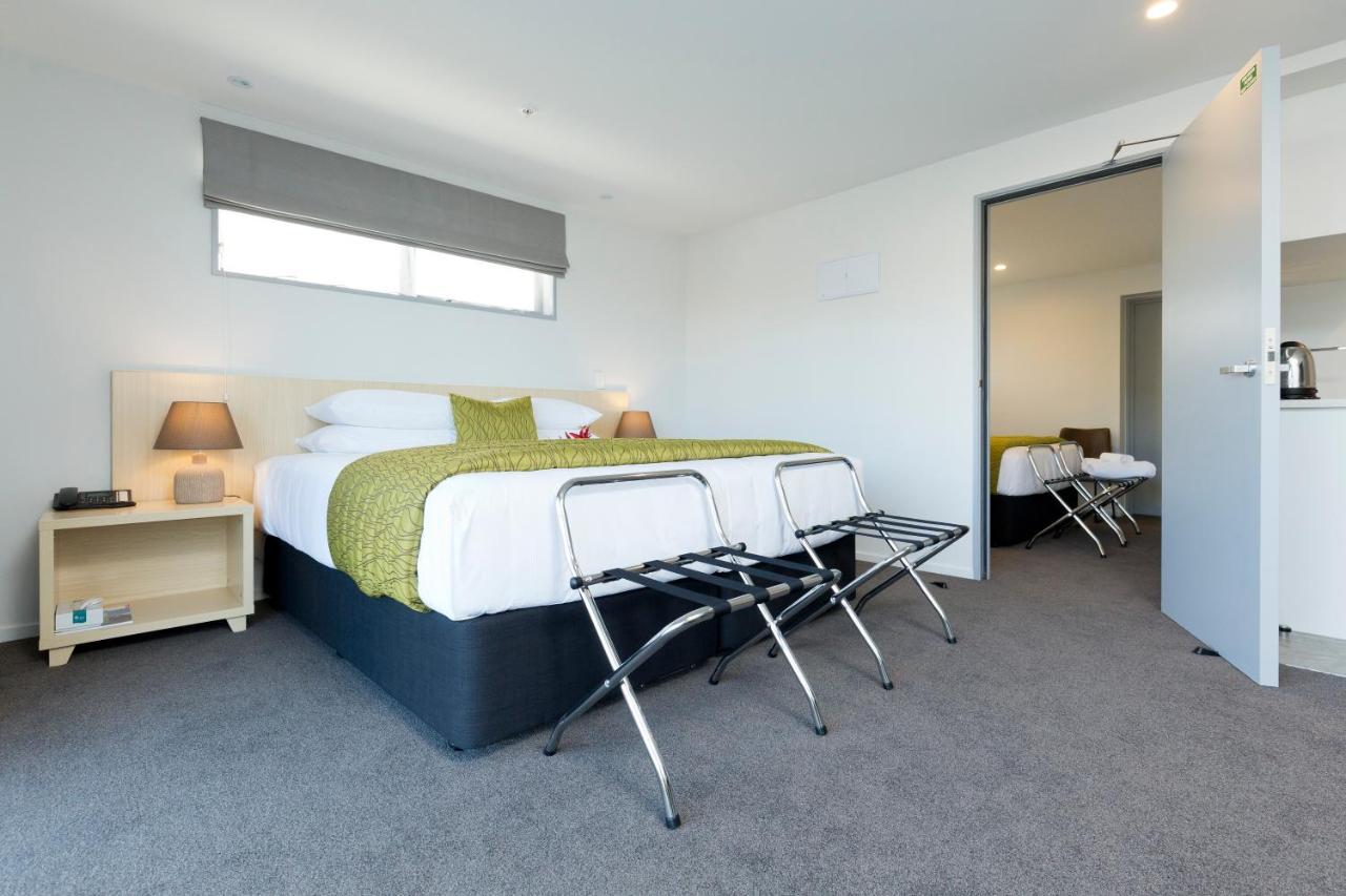 2 On Whiteleigh And 239 On Lincoln Motel Christchurch Zewnętrze zdjęcie A typical hotel room