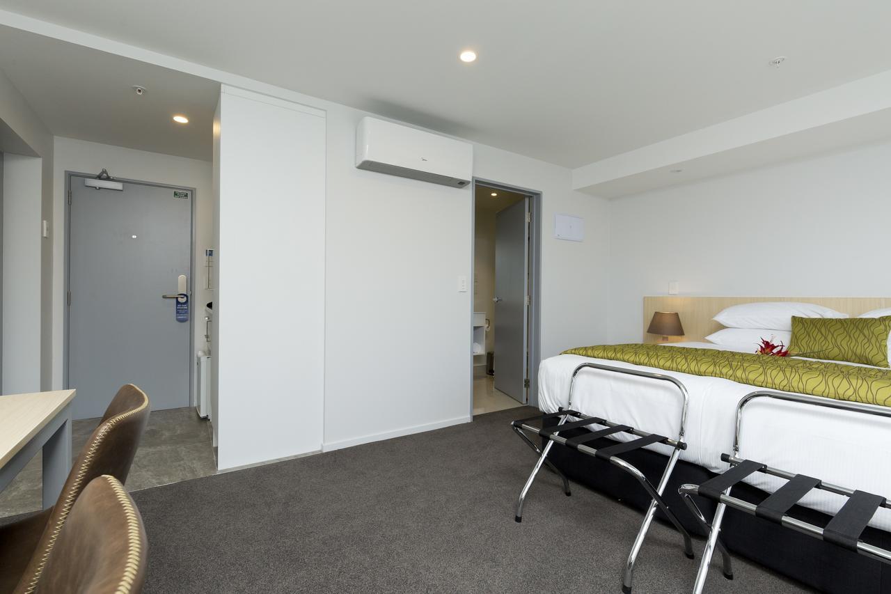 2 On Whiteleigh And 239 On Lincoln Motel Christchurch Zewnętrze zdjęcie A typical room at the hotel
